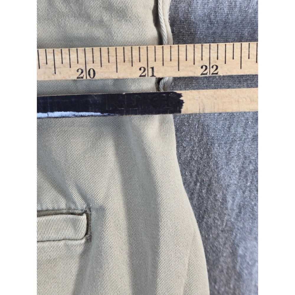 Buying St Johns Bay Cargo Shorts Mens 44 Tan Getting Free 44x30 Levi Dockers - Picture 4 of 9